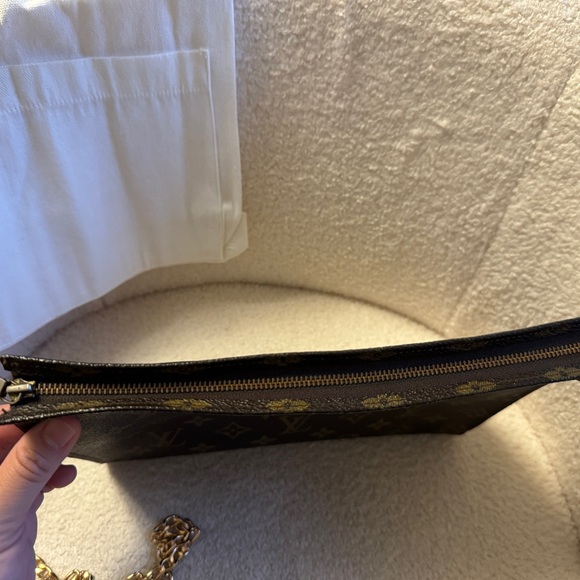 Authentic Louis Vuitton Toiletry Pouch with free Generic Chain - Picture 5 of 8